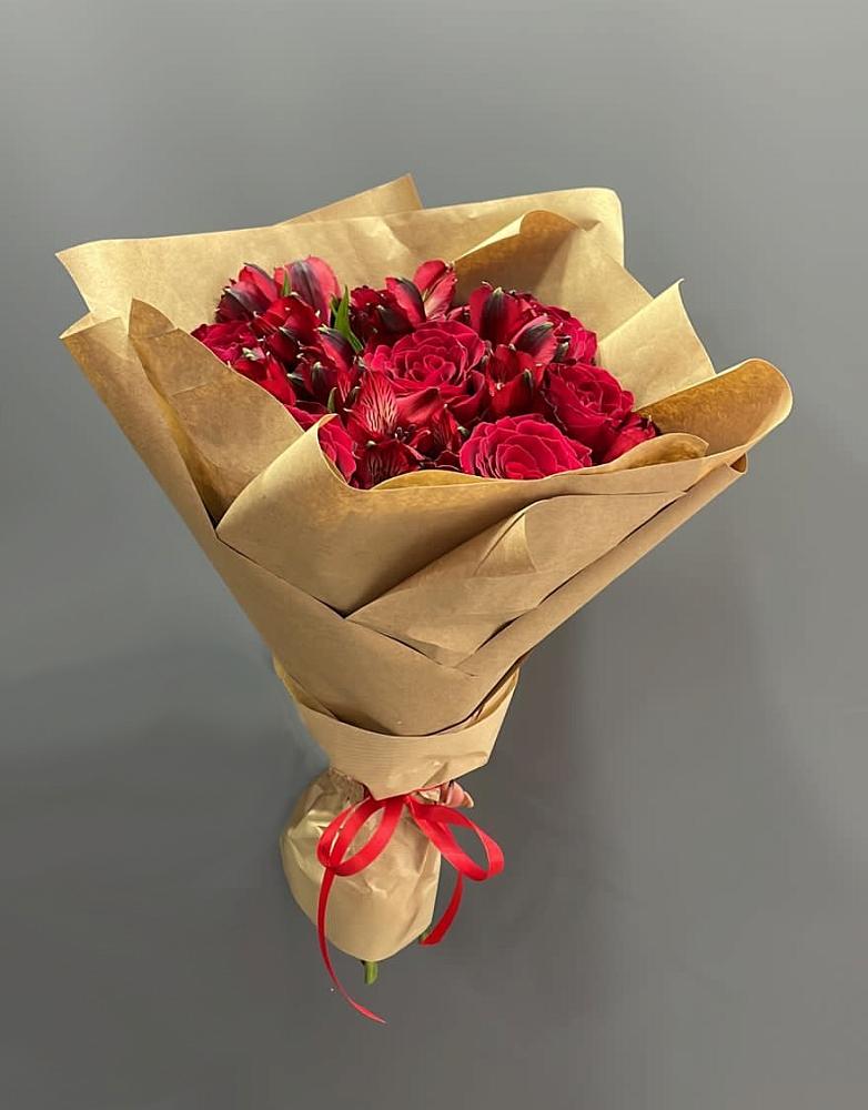 Букет цветов из: Альстромерии и Розы в Прокопьевске