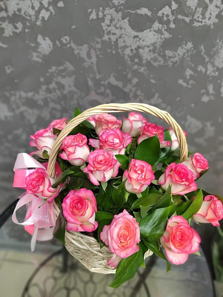 Цветочная композиция из Розы в корзине в Прокопьевске