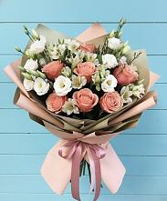 Букет цветов из:  Розы, Альстромерии и Лизиантусы в Прокопьевске