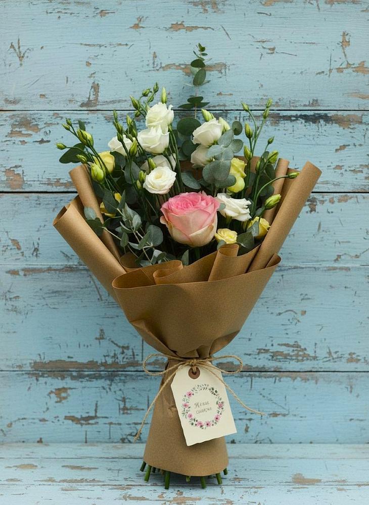 Букет цветов из: Розы и Лизиантусы в Прокопьевске