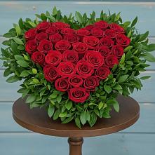 Цветочная композиция из Розы в виде сердца в Прокопьевске