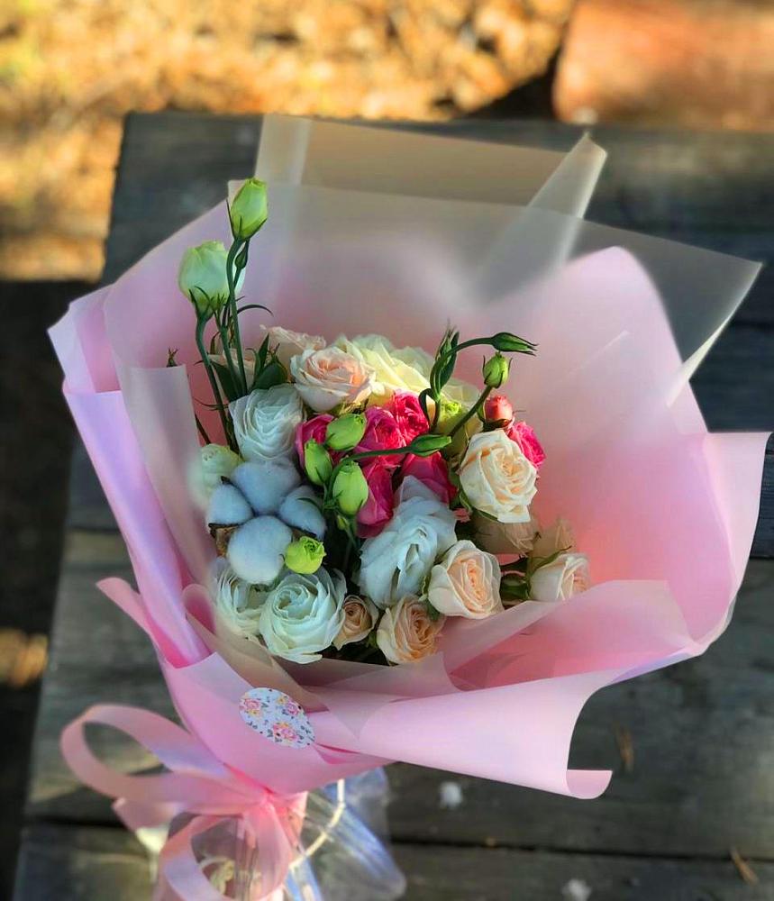 Букет цветов из: Розы и Лизиантусы в Прокопьевске