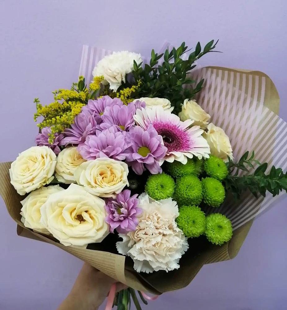 Букет цветов из: Хризантемы, Розы, Гвоздики и Герберы в Прокопьевске