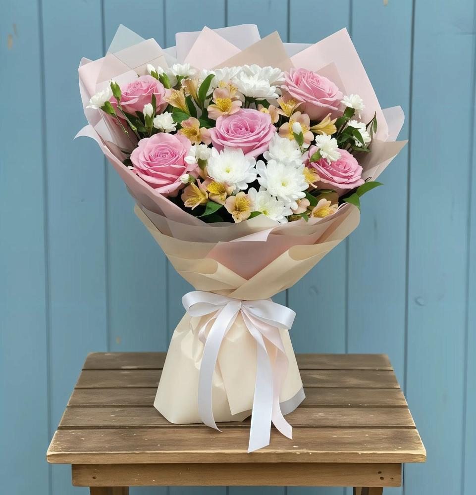 Букет цветов из: Гвоздики, Орхидеи и Розы в Прокопьевске