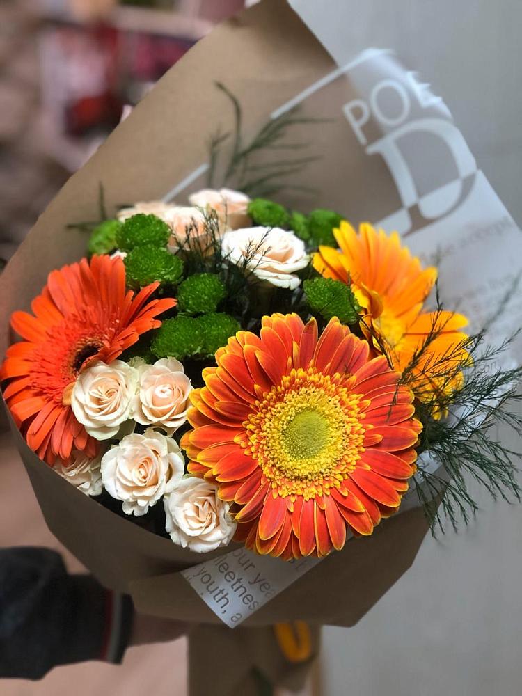 Букет цветов из: Герберы, Хризантемы и Розы в Прокопьевске