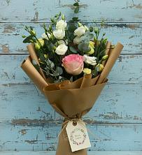 Букет цветов из:  Розы и Лизиантусы в Прокопьевске