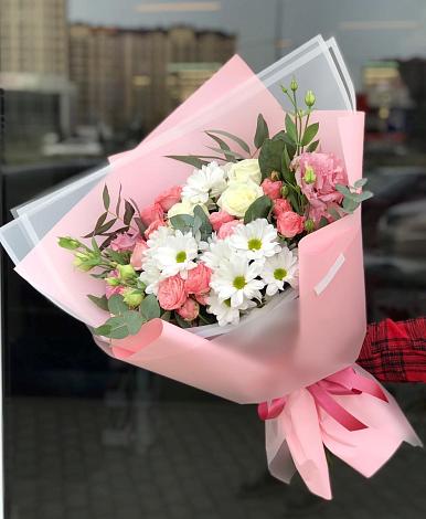 Букет цветов из: Розы, Лизиантусы и Хризантемы в Прокопьевске