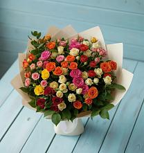 Букет Микс из разноцветных кустовых роз в Прокопьевске